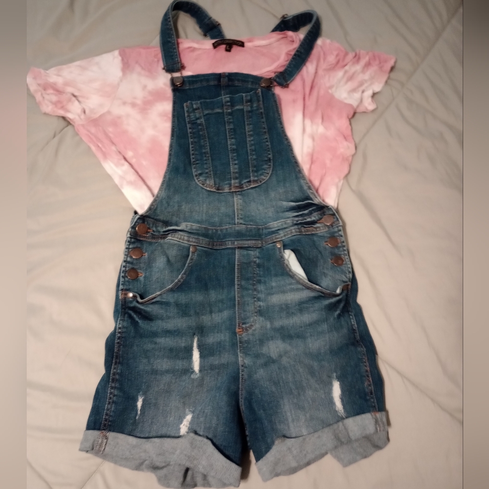 Pink tye dye shirt
